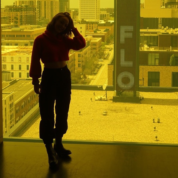 Meet your Posher, Hannah - Picture 1 of 1